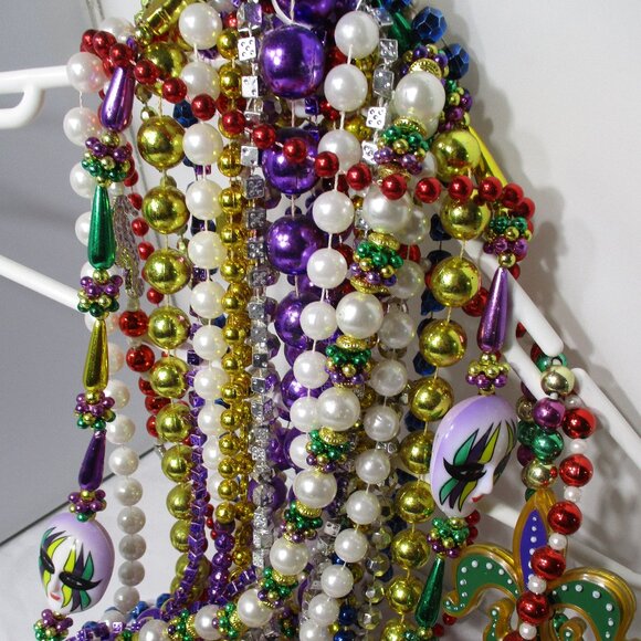 Bundle of Mixed NOLA Mardi Gras Beads Necklaces New Orleans - Picture 3 of 7